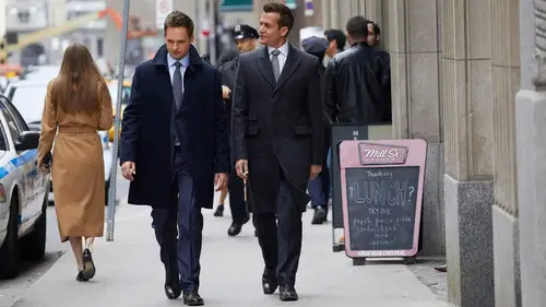 Suits: la clave del éxito Temporada 7 Episodios 4 • Sub Español