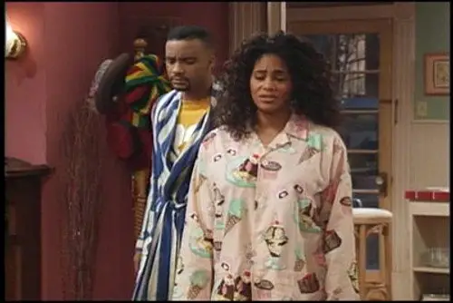 Living Single Temporada 1 Episodios 14 • Sub Español