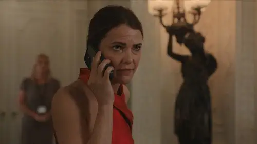 La diplomática Temporada 2 Episodios 1 • Sub Español