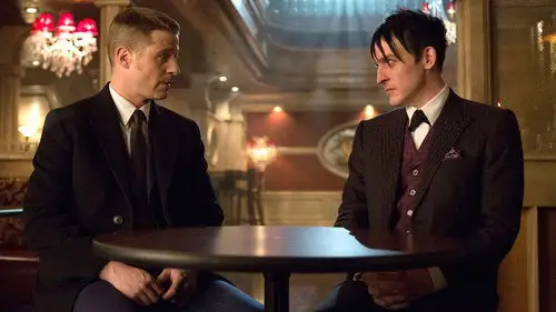 Gotham Temporada 1 Episodios 13 • Sub Español