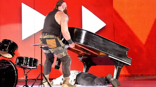 Raw Temporada 26 Episodios 10 • Sub Español