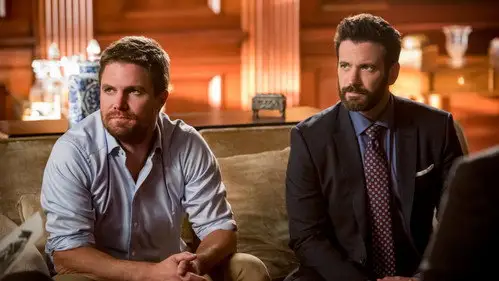 Arrow Temporada 8 Episodios 1 • Sub Español