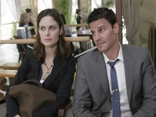 Bones Temporada 2 Episodios 7 • Sub Español