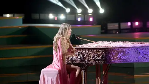 Premios Música Estadounidense Temporada 47 Episodios 1 • Sub Español