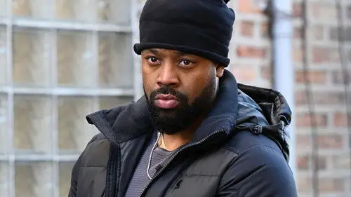 Chicago P.D. Temporada 10 Episodios 17 • Sub Español