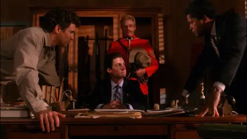 Twin Peaks Temporada 2 Episodios 10 • Sub Español