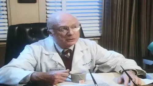 St. Elsewhere Temporada 2 Episodios 12 • Sub Español