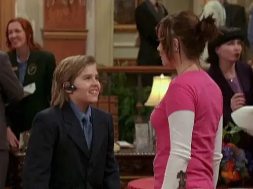 Hotel, dulce hotel: Las aventuras de Zack y Cody Temporada 3 Episodios 11 • Sub Español