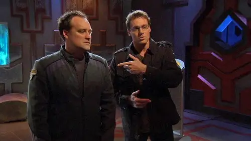 Stargate Atlantis Temporada 5 Episodios 10 • Sub Español