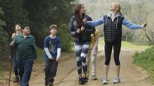 Modern Family Temporada 2 Episodios 21 • Sub Español