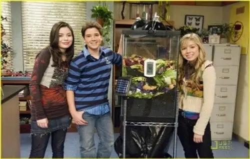 iCarly 2007 Temporada 2 Episodios 17 • Sub Español