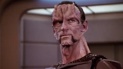 Star Trek: La nueva generación Temporada 4 Episodios 12 • Sub Español