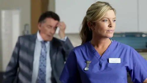Holby City Temporada 13 Episodios 15 • Sub Español