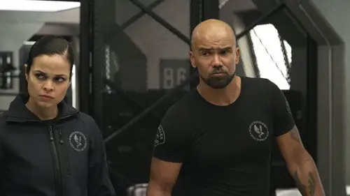 S.W.A.T.: Los hombres de Harrelson Temporada 5 Episodios 19 • Sub Español