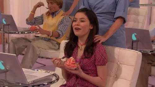 iCarly 2007 Temporada 1 Episodios 21 • Sub Español
