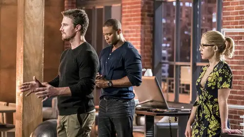 Arrow Temporada 6 Episodios 10 • Sub Español
