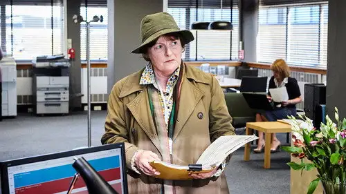 Vera Temporada 9 Episodios 1 • Sub Español
