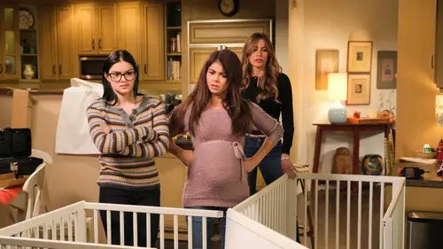 Modern Family Temporada 10 Episodios 17 • Sub Español