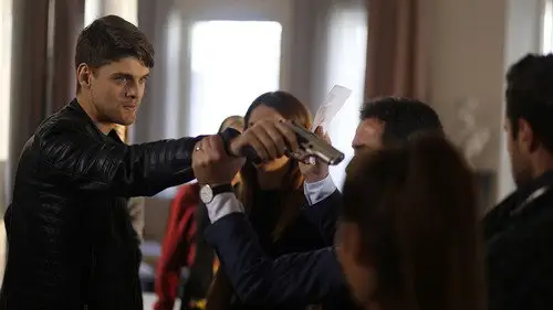 Ciudad cruel Temporada 2 Episodios 8 • Sub Español
