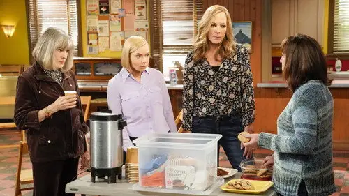 Mom Temporada 8 Episodios 6 • Sub Español