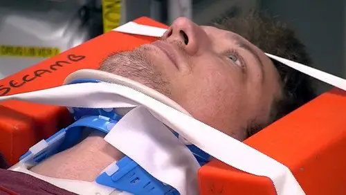 24 Hours in A&E Temporada 9 Episodios 1 • Sub Español