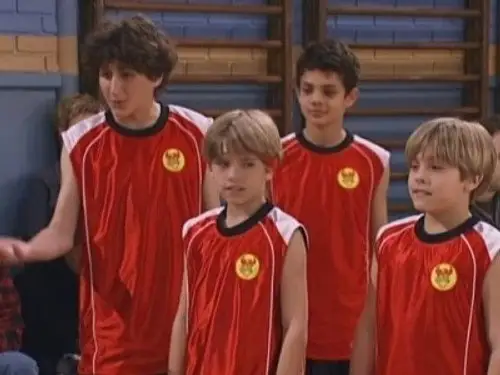 Hotel, dulce hotel: Las aventuras de Zack y Cody Temporada 1 Episodios 22 • Sub Español