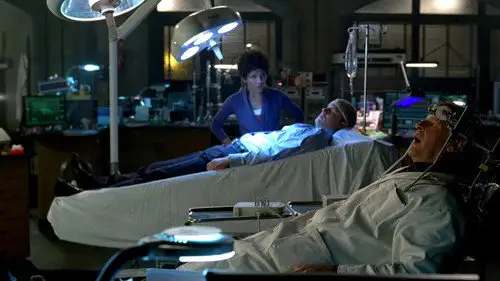 Fringe Temporada 2 Episodios 5 • Sub Español