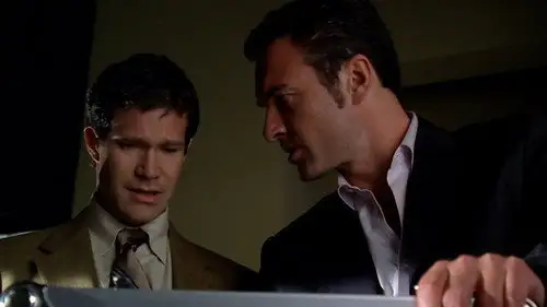 Nip/Tuck, a golpe de bisturí Temporada 1 Episodios 12 • Sub Español