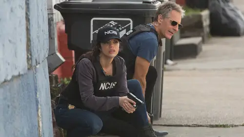 NCIS: Nueva Orleans Temporada 3 Episodios 18 • Sub Español