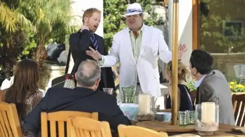 Modern Family Temporada 2 Episodios 23 • Sub Español