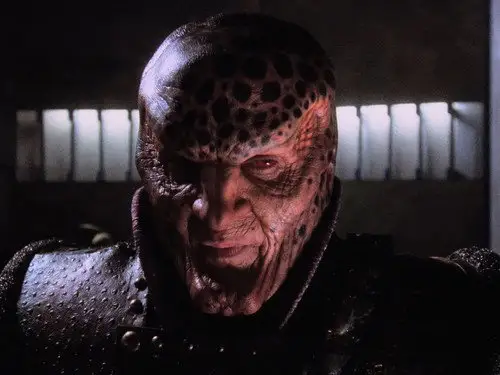 Babylon 5 Temporada 2 Episodios 20 • Sub Español