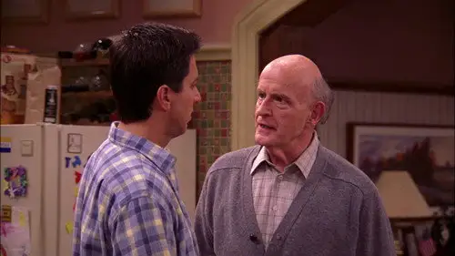 Todo el mundo quiere a Raymond Temporada 7 Episodios 15 • Sub Español