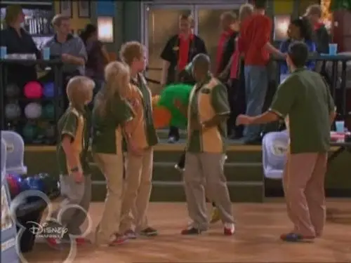 Hotel, dulce hotel: Las aventuras de Zack y Cody Temporada 2 Episodios 13 • Sub Español
