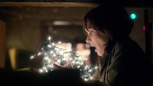 Stranger Things Temporada 1 Episodios 3 • Sub Español