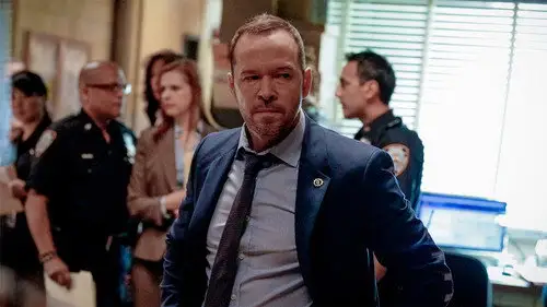Familia de policías Temporada 9 Episodios 1 • Sub Español