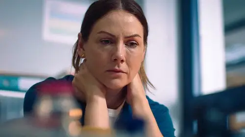 Casualty Temporada 39 Episodios 9 • Sub Español