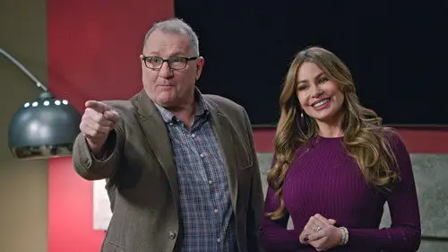 Modern Family Temporada 10 Episodios 18 • Sub Español
