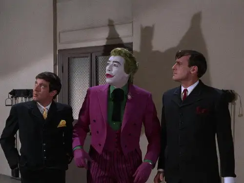 Batman Temporada 1 Episodios 16 • Sub Español