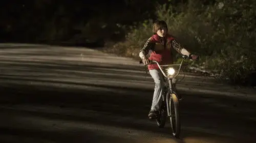 Stranger Things Temporada 1 Episodios 1 • Sub Español