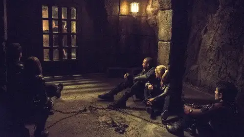 Arrow Temporada 3 Episodios 23 • Sub Español