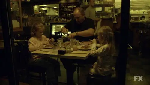 Louie Temporada 1 Episodios 13 • Sub Español