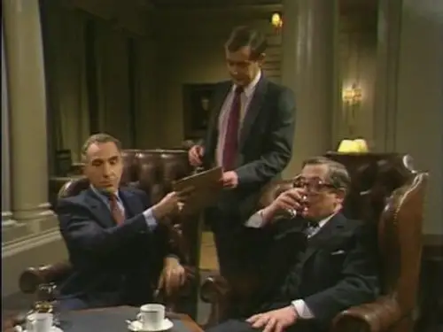 Sí, ministro Temporada 2 Episodios 5 • Sub Español