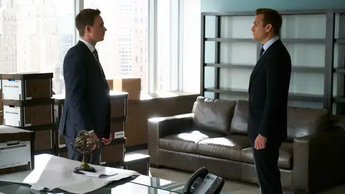 Suits: la clave del éxito Temporada 7 Episodios 1 • Sub Español