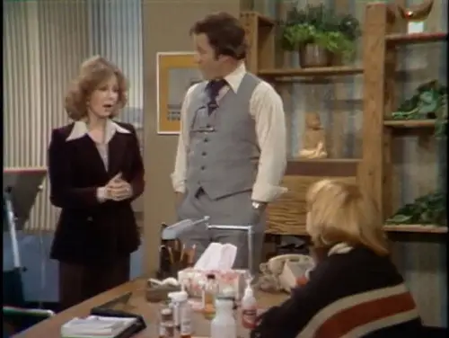 One Day at a Time Temporada 3 Episodios 18 • Sub Español