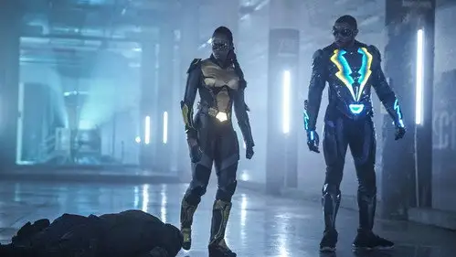 Black Lightning Temporada 1 Episodios 10 • Sub Español