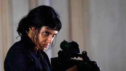 Objetivo: París Temporada 1 Episodios 8 • Sub Español