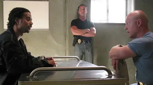 The Shield: Al margen de la ley Temporada 1 Episodios 11 • Sub Español