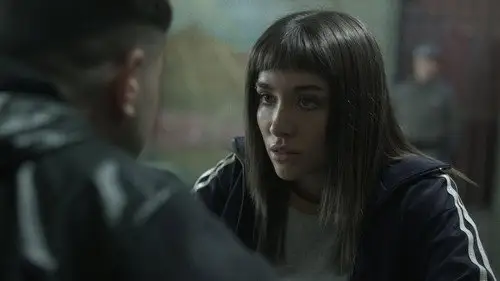 En el barro Temporada 1 Episodios 2 • Sub Español
