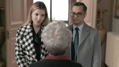 Tras el cristal Temporada 2 Episodios 9 • Sub Español
