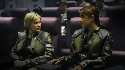 Battlestar Galactica 2004 Temporada 1 Episodios 4 • Sub Español